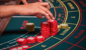 Evolution Gaming live-dealer blackjack table at svip9 h5 with professional dealer and multi-camera studio setup
