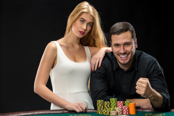 Mega Wheel spinning at svip9 h5 live casino studio with numbered segments and live host